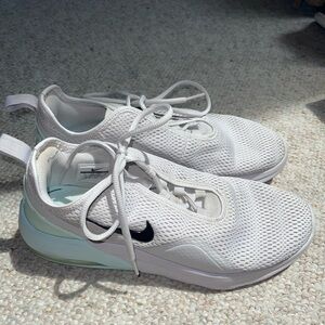 Nike sneakers women’s size 11 white and mint green
